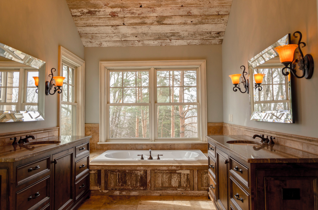 i bagni rustici in legno e pietra sono perfetti per la casa di campagna