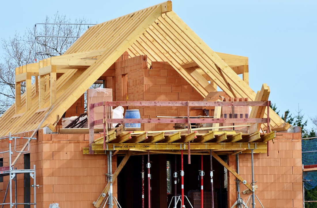 il computo metrico può essere utile per stimare il costo di rifacimento di un tetto in legno